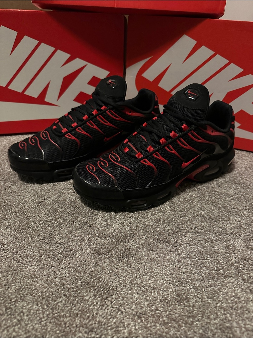 Nike Air Max Plus TN 'Bred’ ‘Black University Red/Gradient’ (2019) size 10.5